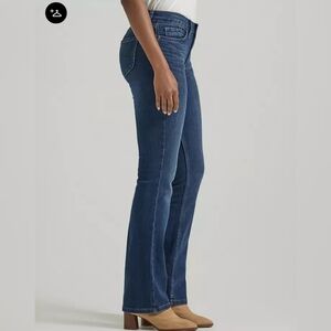 Women's 14 long. LEE Jeans Bootcut Midrise. Friction Resistant Blue Denim NWT